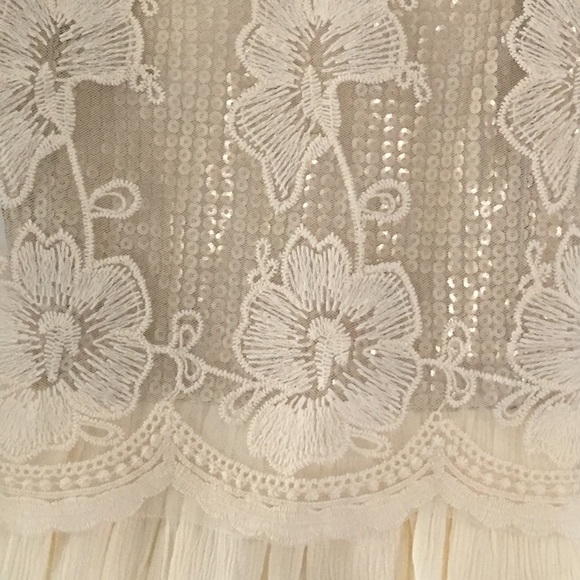 Natural crochet overlay flowy dress - Picture 3 of 4