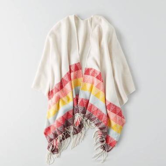 AEO Cream Patterned Blanket Poncho