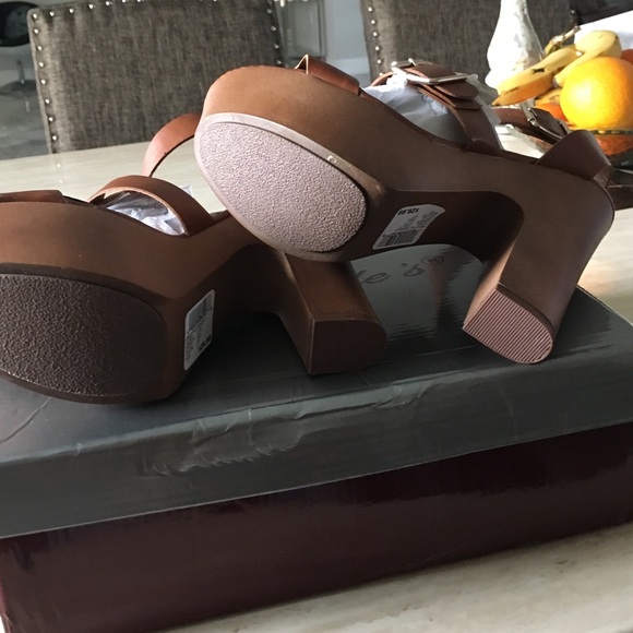 High Heels - Picture 3 of 4