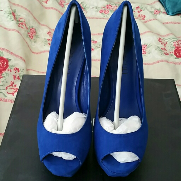 NWOT Opened toed platform heels