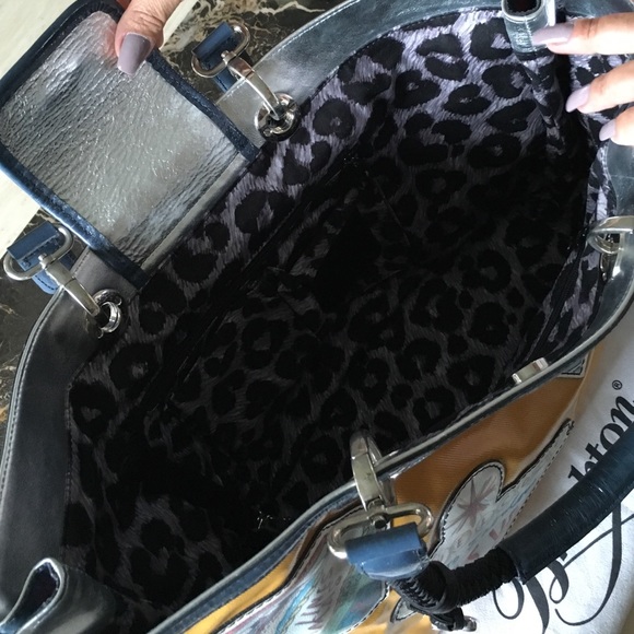 Purse - Picture 3 of 4