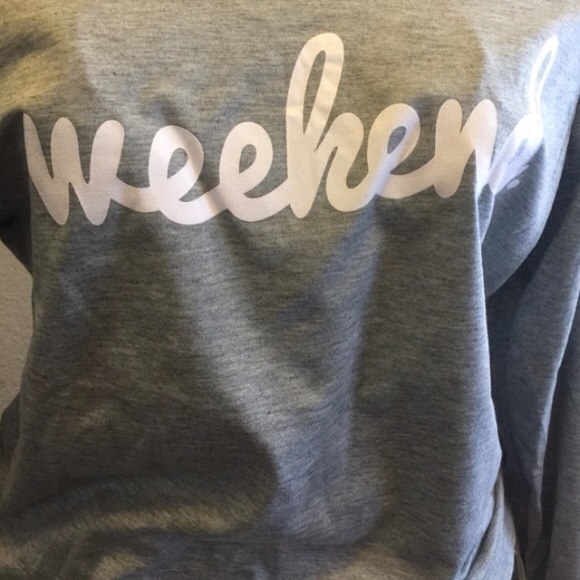 BNWOT WEEKEND SWEATSHIRT sooo comfy!!! - Picture 2 of 2