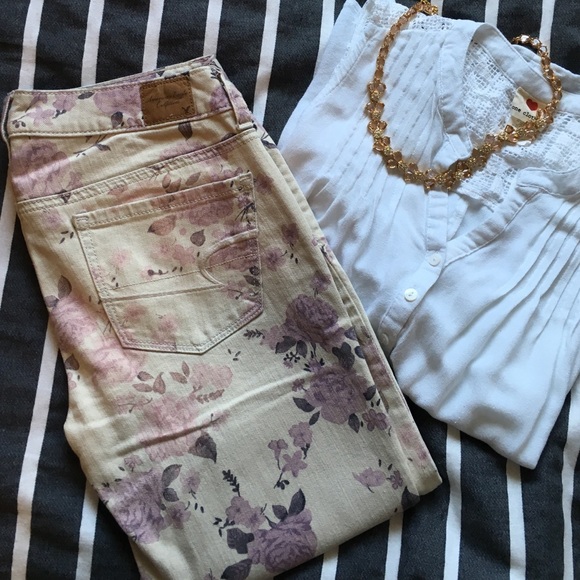 Anerican Eagle Floral Skinny Jeans