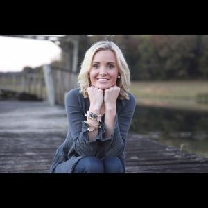 Meet your Posher, Claire