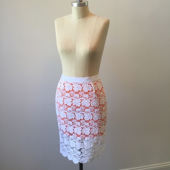 ❌SOLD❌NWT Rebecca Minkoff lace pencil skirt - Picture 2 of 4