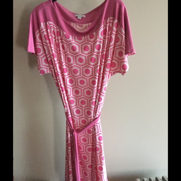 Cute pink and white short sleeved belted dress.