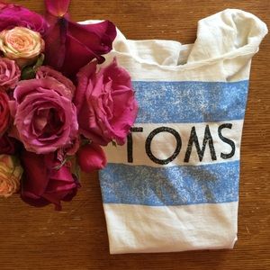 TOMS shirt 👚