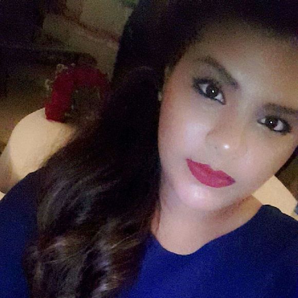 Meet your Posher, Alejandra