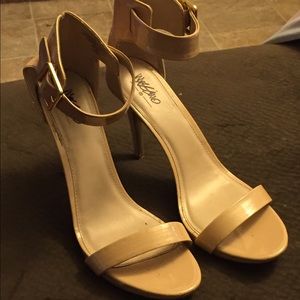 Mossimo nude heels
