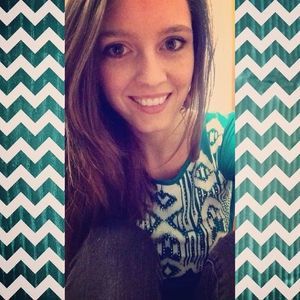 Meet your Posher, Elizabeth