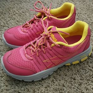 Reebok slip/oil resistant work shoes