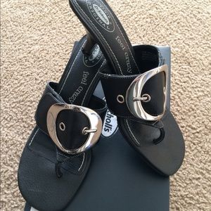 Dr. Scholl's "Zodiac" Black Leather Sandal