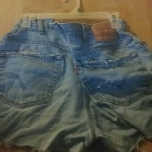 Levis short cut off jeans ( size W 40  L 32)