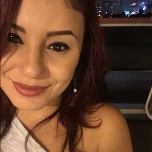 Meet your Posher, Desiree