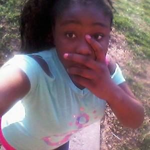 Meet your Posher, Esharra