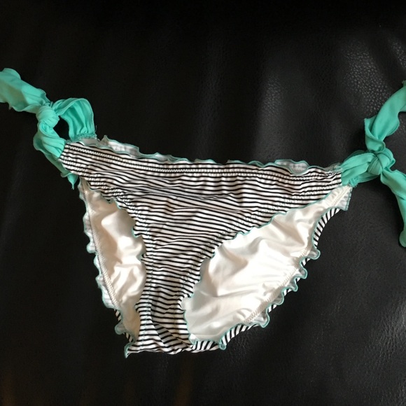 VS rouched back bikini bottom