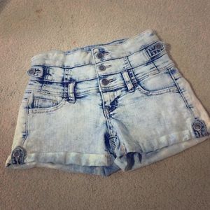 High wasted white washed shorts