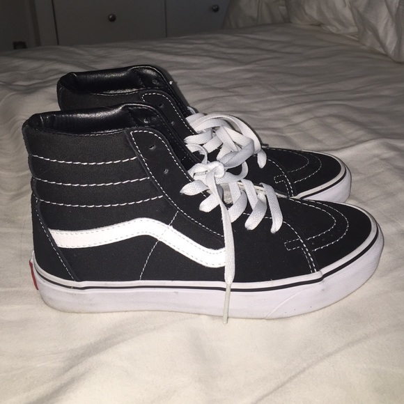 Black Vans Sk8-Hi's