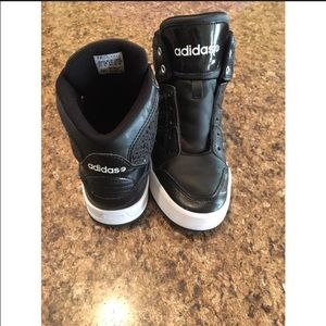 Adidas size 5 1/2 shoes!!