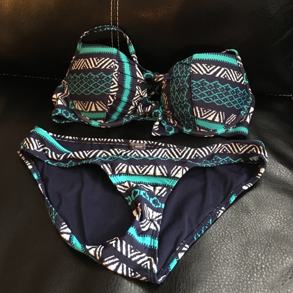 Aerie bikini 34C and medium bottom