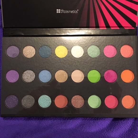 💋SOLD💋Bh Cosmetics Pop Art Color Extreme - Picture 2 of 3