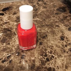 Essie nail polish "geranium"