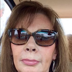 Meet your Posher, Carol