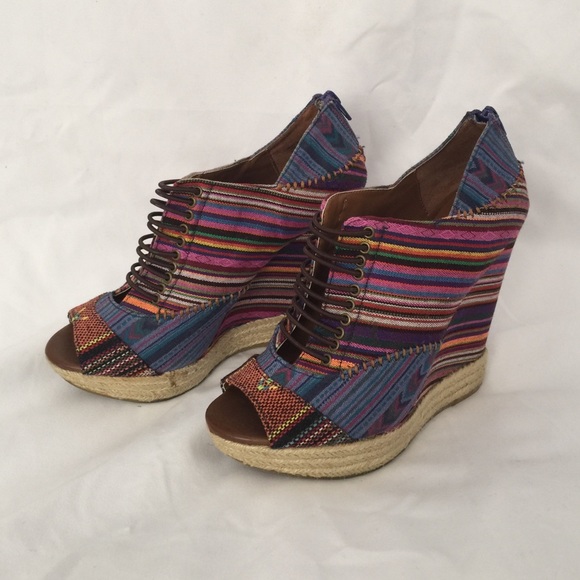 Multi color tribal design wedges