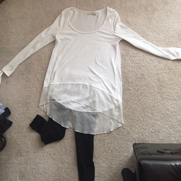 Free people  white top 🌺CLOSET CLEARING 🌺