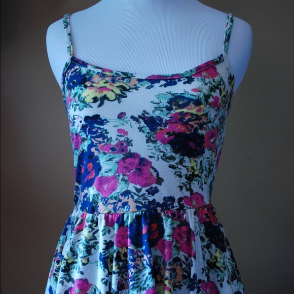 NWOT Floral BDG tunic, size medium - Picture 2 of 4