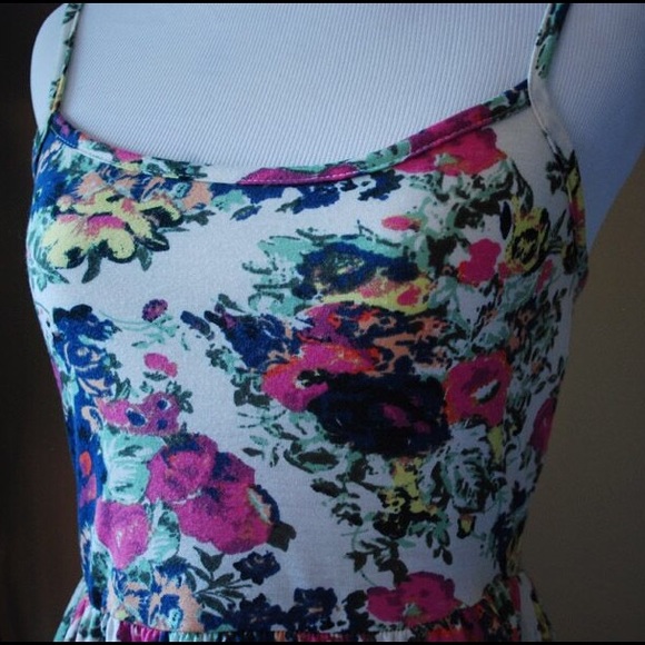 NWOT Floral BDG tunic, size medium - Picture 3 of 4