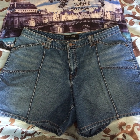 Lane Bryant Jean Shorts - Picture 3 of 3