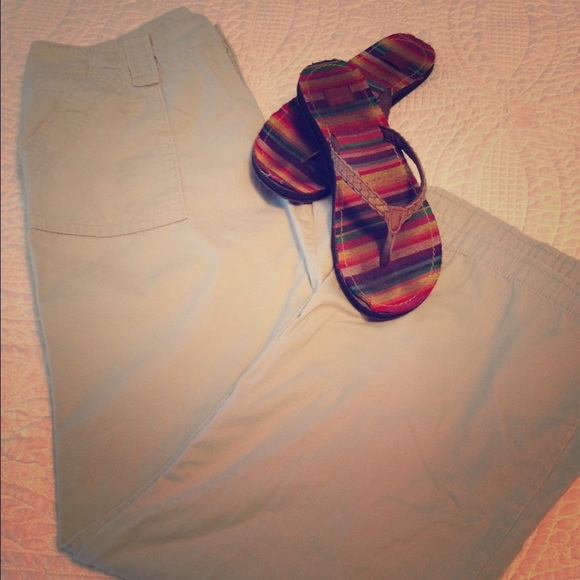 Wide leg Gap khakis
