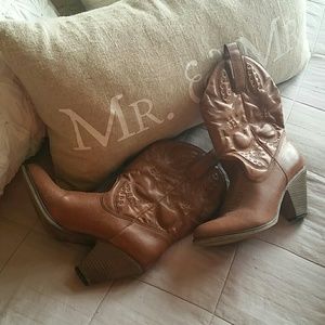 Mia boots