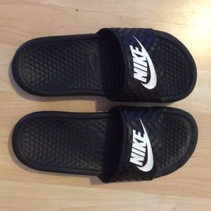 Nike sliders, good condition