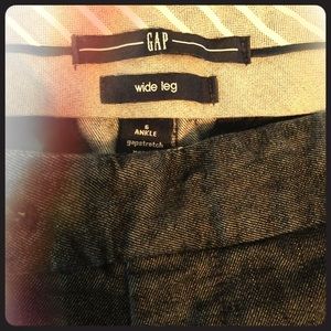 wide leg Gap denim.  Versatile! 👖