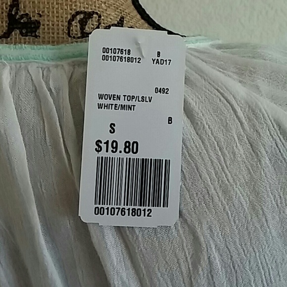 Forever 21 Tunic with Mint Sleeve Trim - Picture 4 of 4