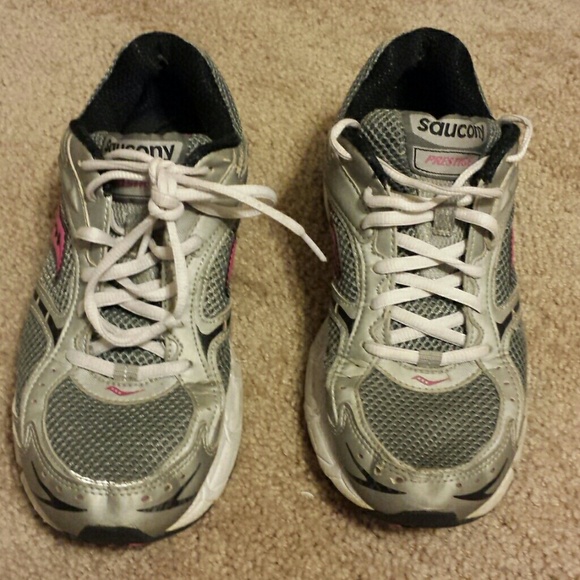 Running shoes - Picture 2 of 3