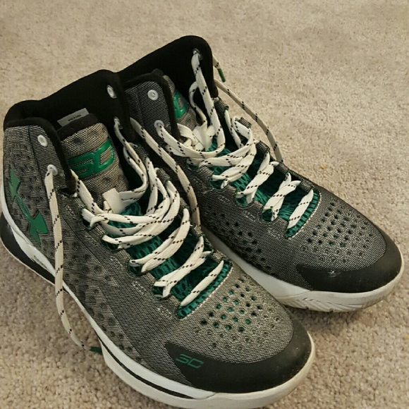 Basketball shoes - Picture 3 of 3