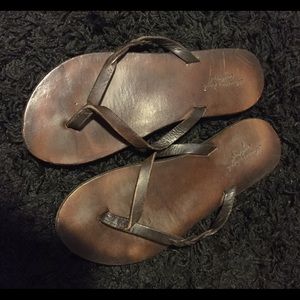 American Eagle Flip Flops
