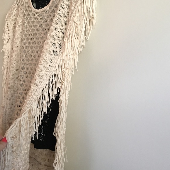 🎉SALE 🎉BERO ,SHEER FRINGE TOP🎉Medium , - Picture 2 of 3