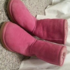 Hot pink uggs