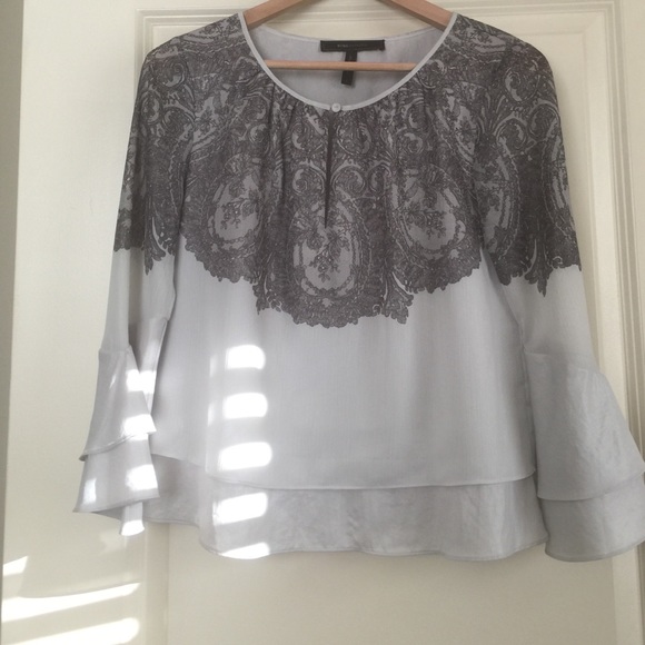 BCBG Gray floral print top👛