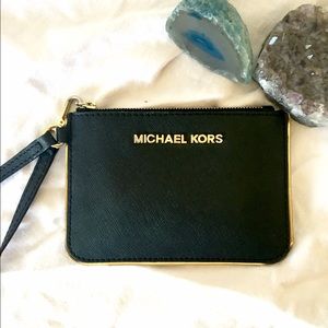 ✨FLASH SALE✨ Michael Kors Jet Set Black Wristlet