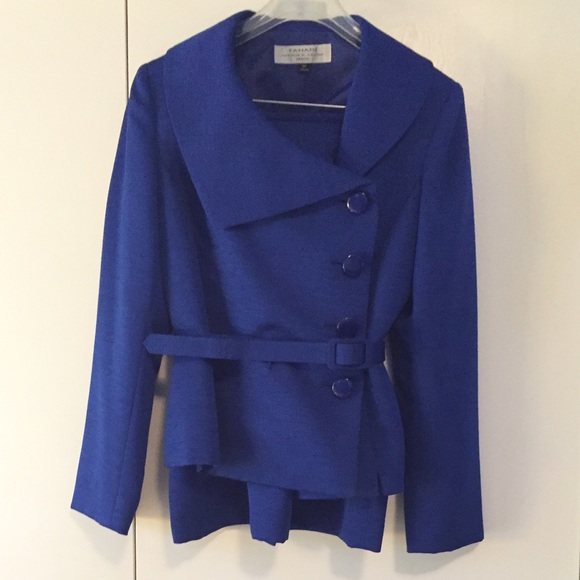Tahari Dresses & Skirts - 🌸Mother's Day Sale🌸Skirt Suit Set!!