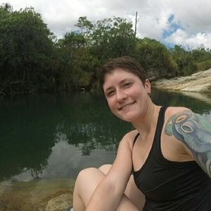 Meet your Posher, Danielle