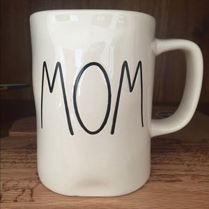 New Rae Dunn MOM mug