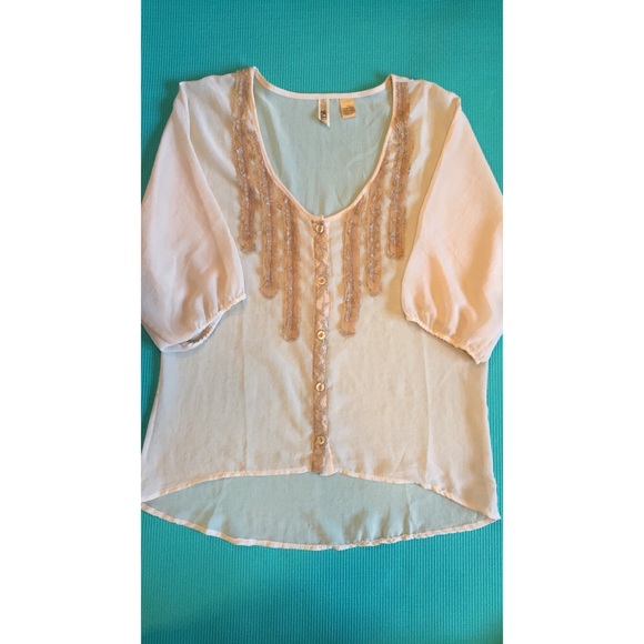 Cute cream blouse from BKE - Picture 1 of 4