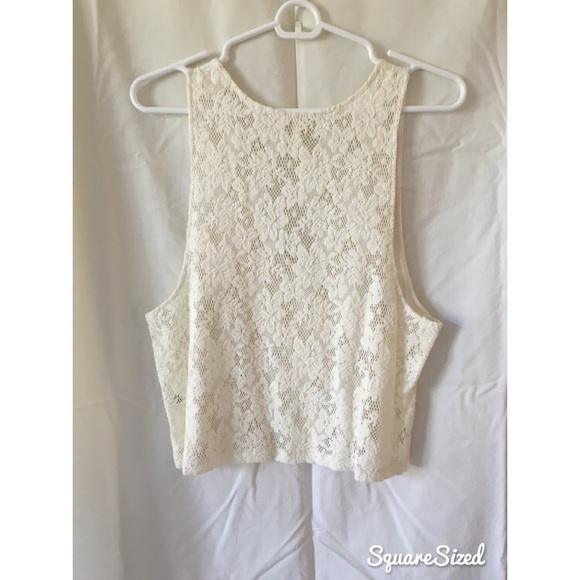 Lace button-up Crop Top - Picture 2 of 2