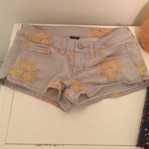 AE Floral Shorts 🌿🌸🌷🌼